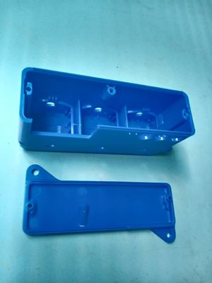 Plastik parçalar için yüksek hassasiyetli enjeksiyon kalıplama mavi renkli özel plastik takımlar