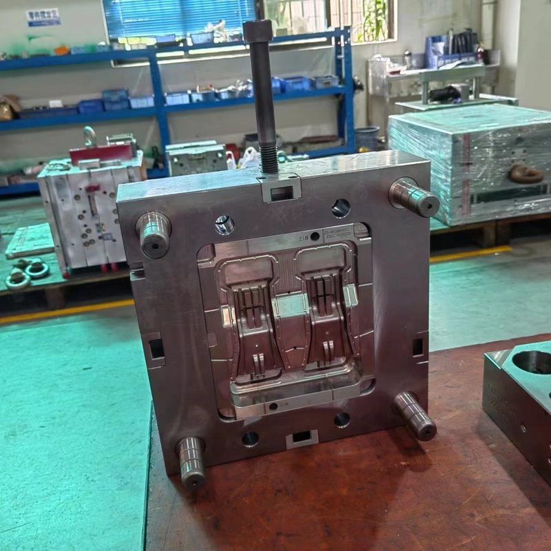 LKM CNC Makineli Plastik Alet Enjeksiyonu Kalıp Süresi 000 ve Toleransı ±0.01mm
